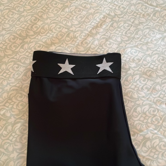 Katiejnyc shiny black leggings with star elastic waste - Picture 3 of 4